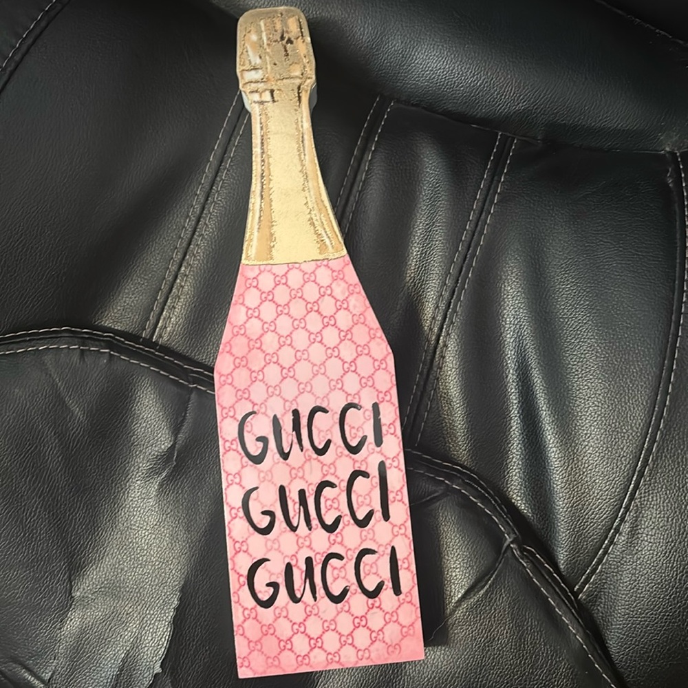 Cute Wooden Displays: Champagne Bottle